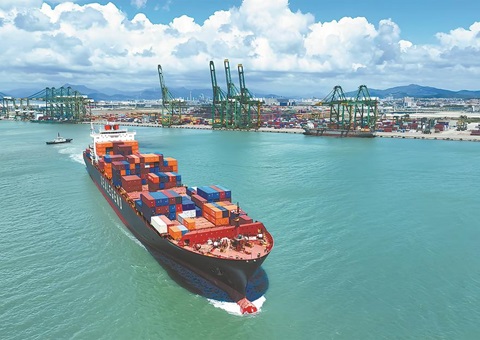 福建首条“冰上丝绸之路”航路启航